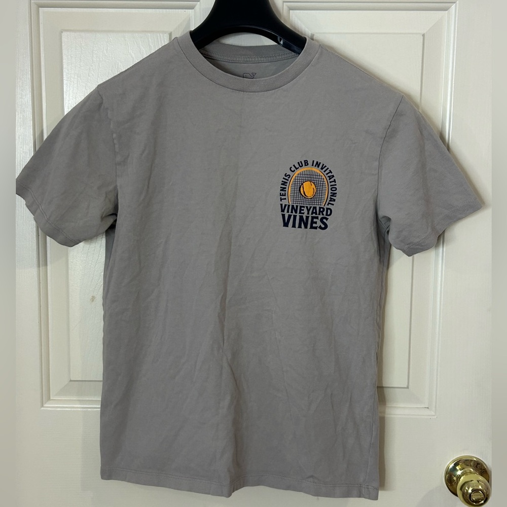 Vineyard Vines XS Graphic T-Shirt - Picture 2 of 7